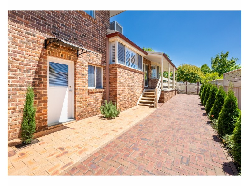 1 Eberle Close, Thurgoona NSW 2640