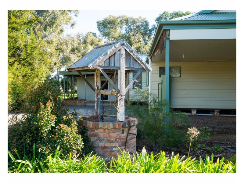 242 Dights Forrest Road, Jindera NSW 2642