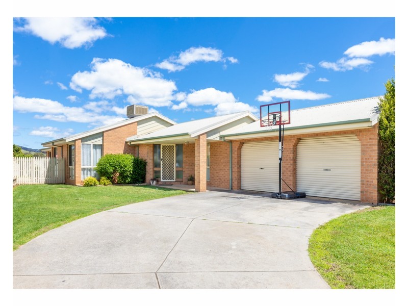 9 Falcon Circuit, West Wodonga VIC 3690