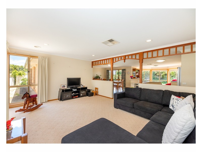 9 Falcon Circuit, West Wodonga VIC 3690