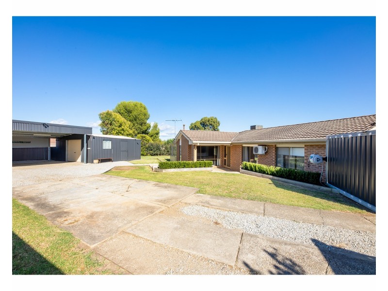 16 Blackbutt Court, Thurgoona NSW 2640