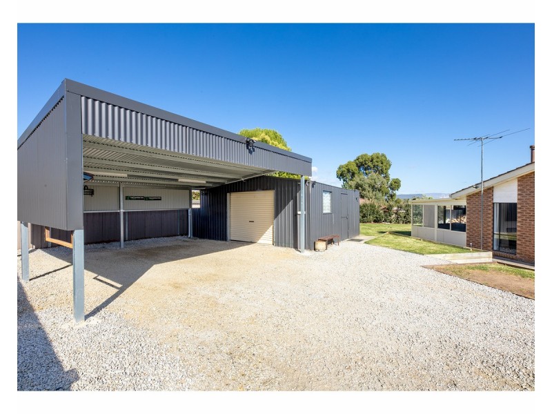 16 Blackbutt Court, Thurgoona NSW 2640