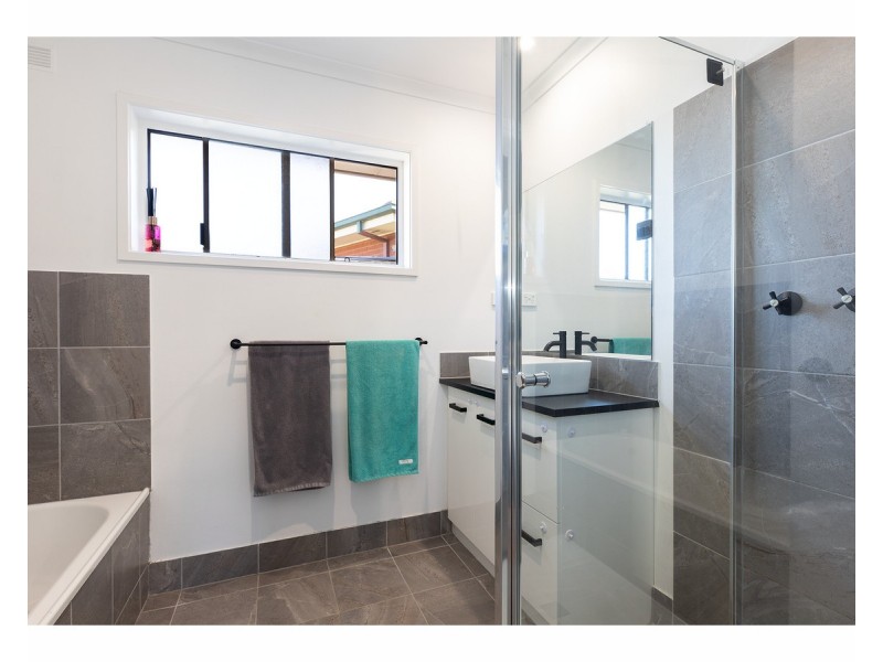 16 Blackbutt Court, Thurgoona NSW 2640