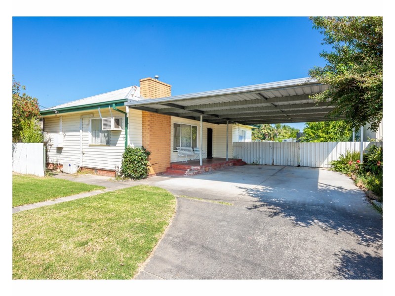 515 Kemp Street, Lavington NSW 2641