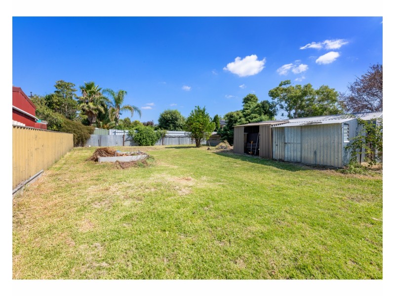 515 Kemp Street, Lavington NSW 2641