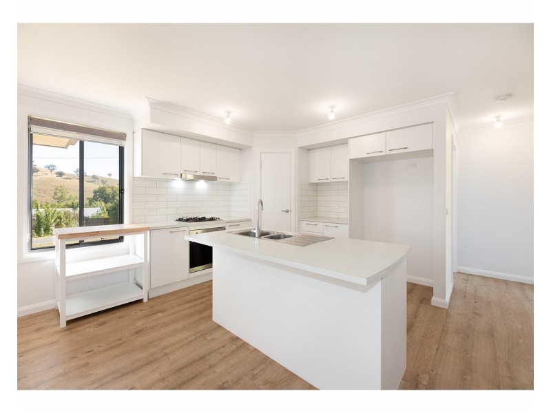 11 Dickson Street, Woomargama NSW 2644