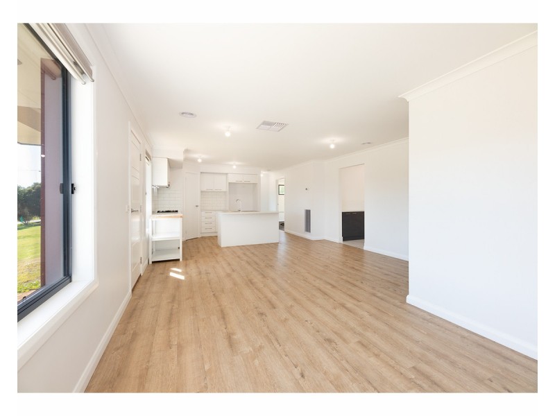 11 Dickson Street, Woomargama NSW 2644