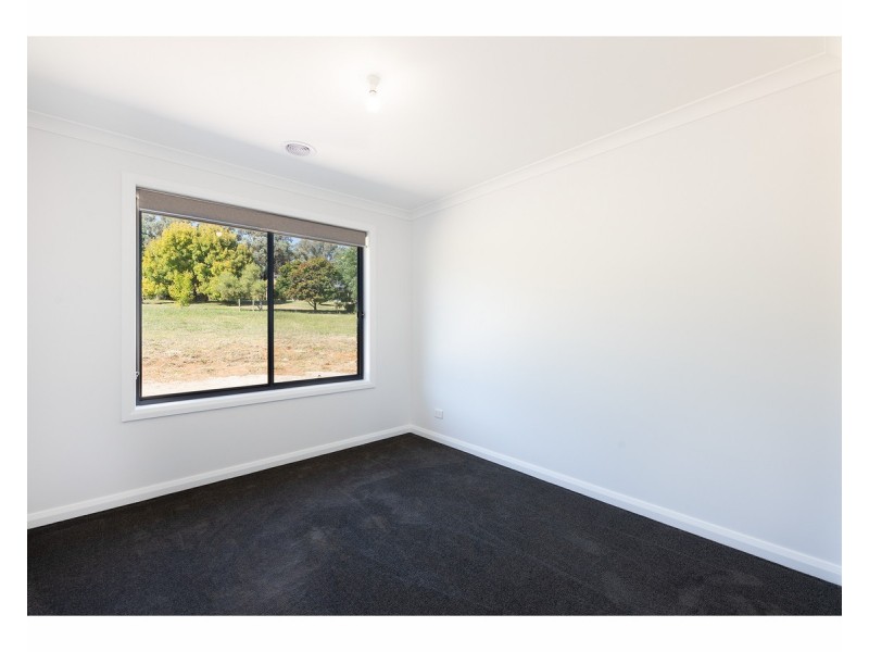11 Dickson Street, Woomargama NSW 2644