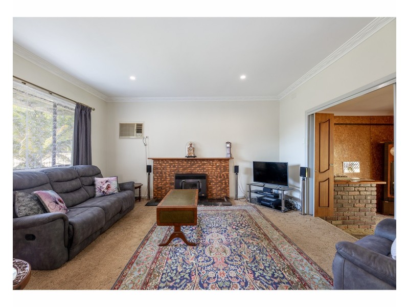 517 Danes Street, Lavington NSW 2641