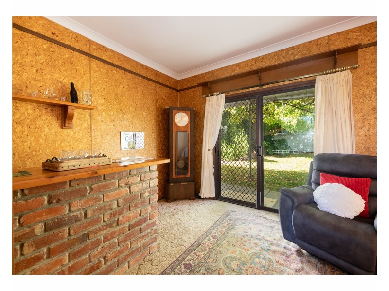 517 Danes Street, Lavington NSW 2641
