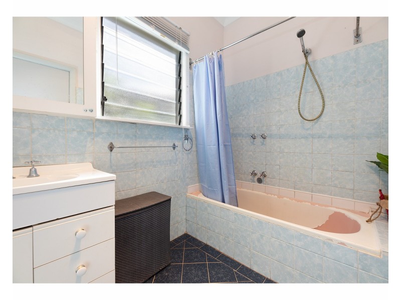 517 Danes Street, Lavington NSW 2641