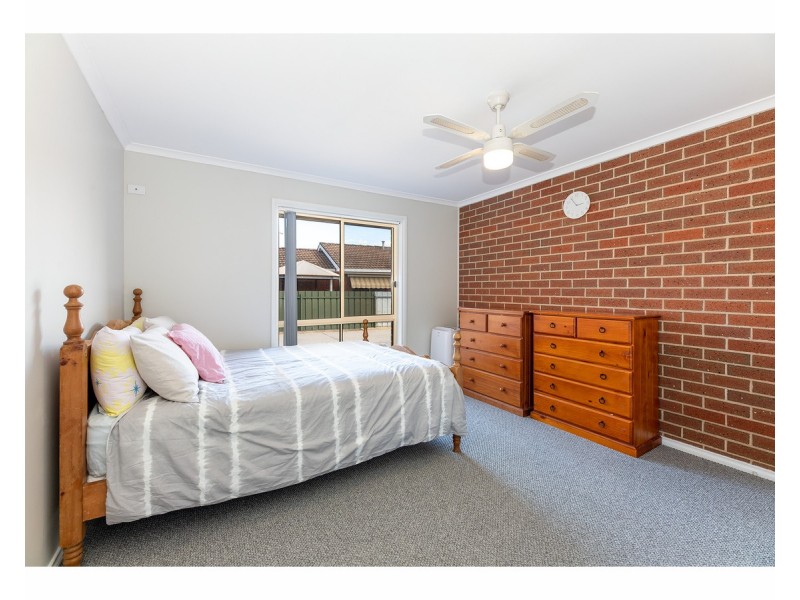 2/472 Heriot Street, Lavington NSW 2641