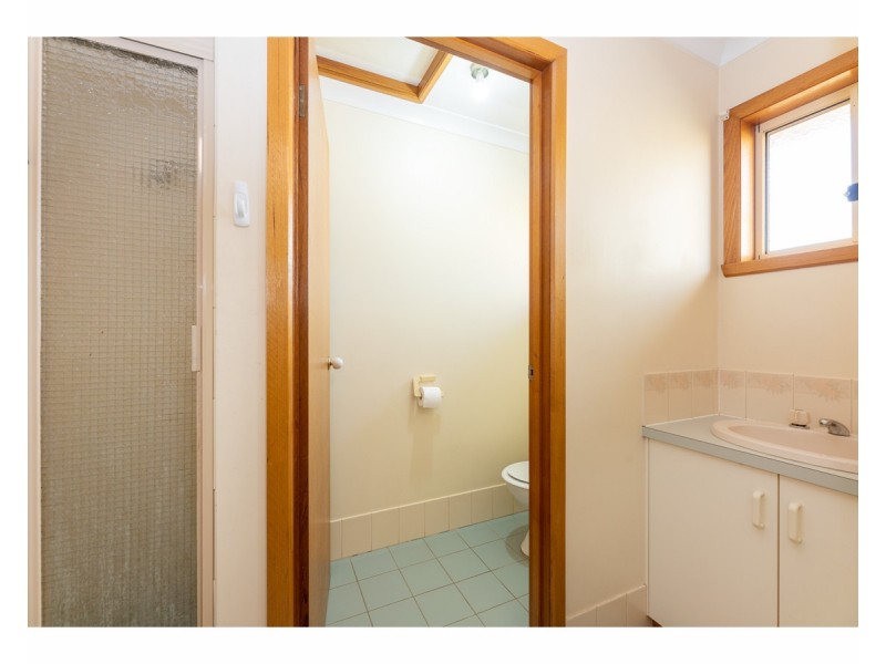 4/588 Webb Street, Lavington NSW 2641