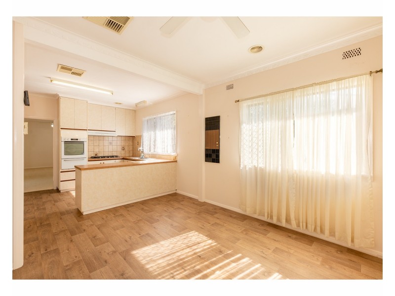 465 Bownds Street, Lavington NSW 2641