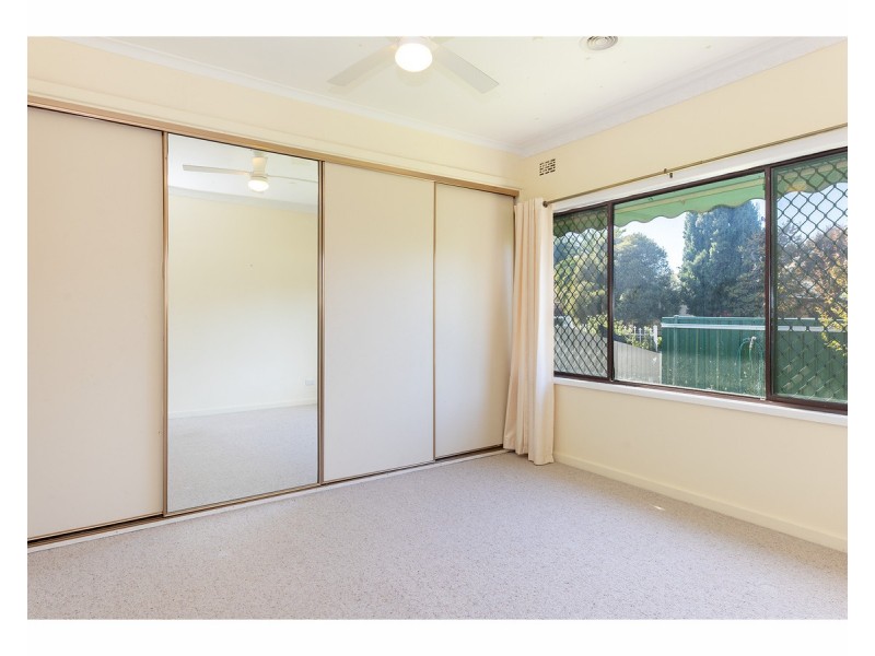 465 Bownds Street, Lavington NSW 2641