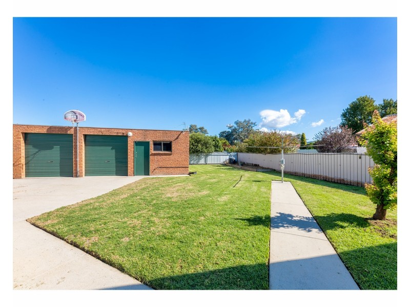 465 Bownds Street, Lavington NSW 2641
