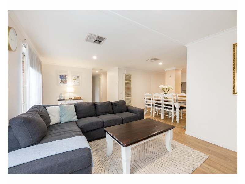 594 Oliver Street, Lavington NSW 2641