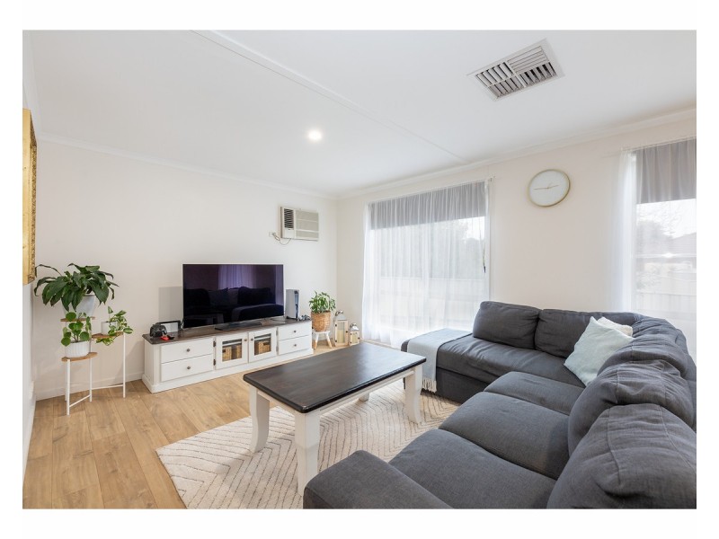 594 Oliver Street, Lavington NSW 2641