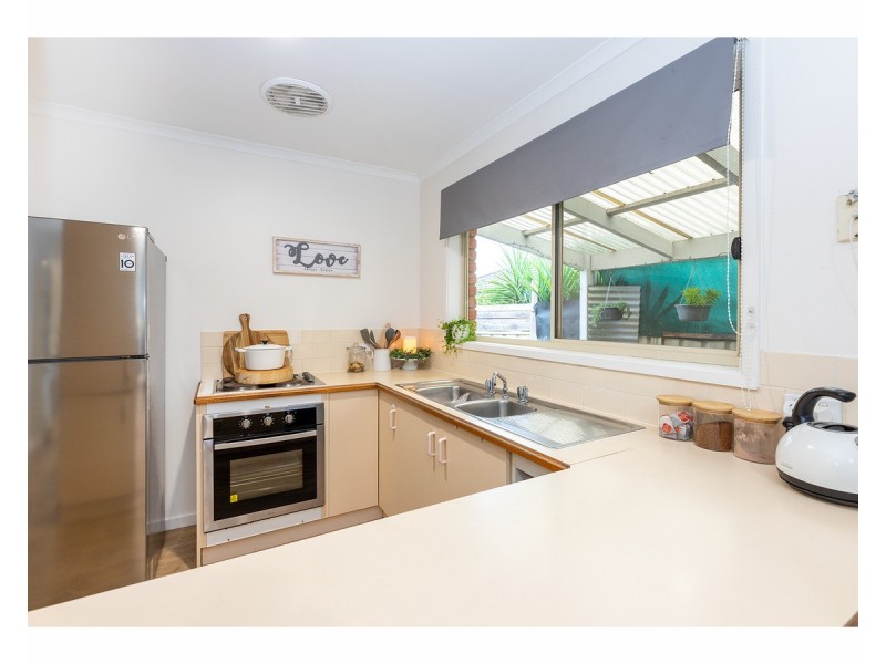 594 Oliver Street, Lavington NSW 2641