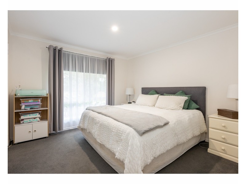594 Oliver Street, Lavington NSW 2641