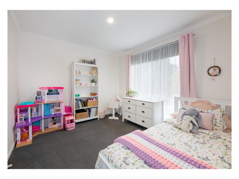 594 Oliver Street, Lavington NSW 2641