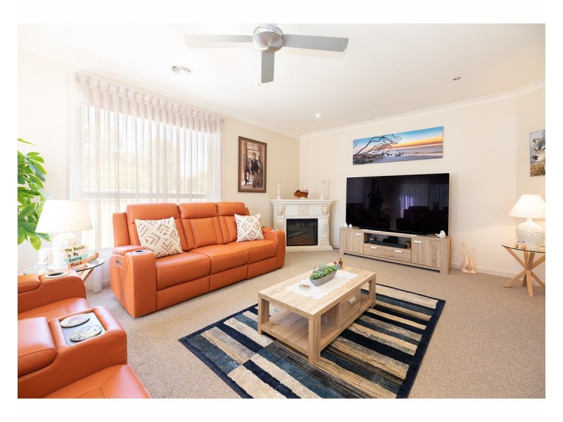 35 Cassinia Court, Thurgoona NSW 2640