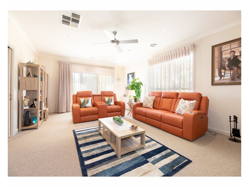 35 Cassinia Court, Thurgoona NSW 2640