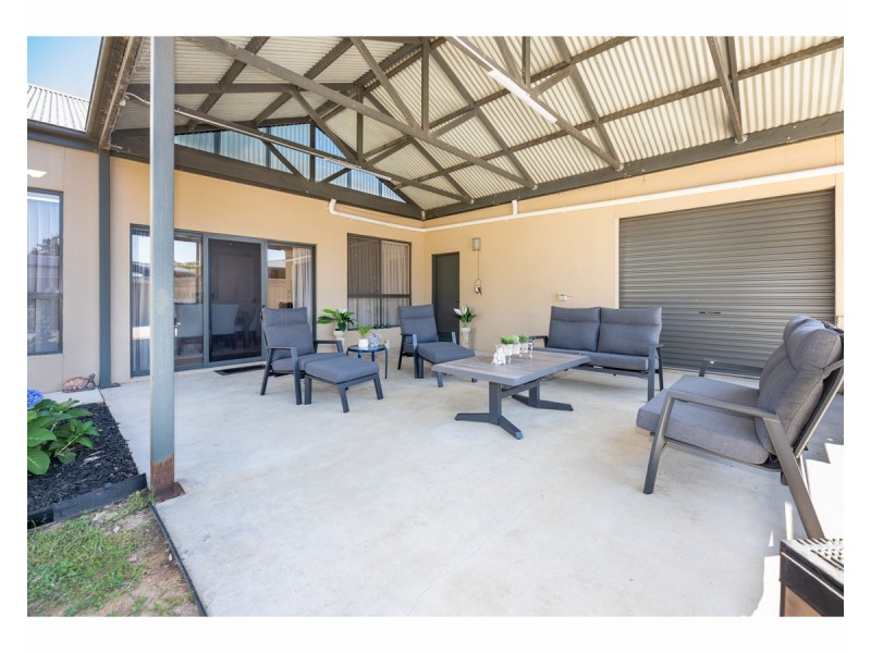35 Cassinia Court, Thurgoona NSW 2640