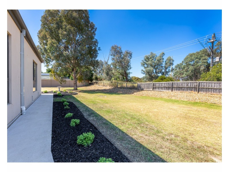 35 Cassinia Court, Thurgoona NSW 2640