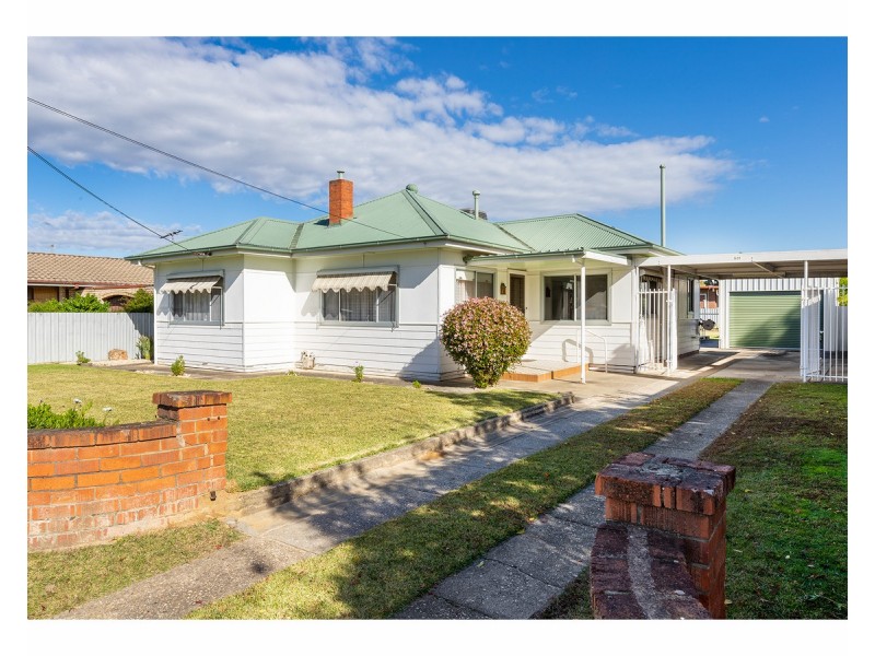 501 Danes Street, Lavington NSW 2641