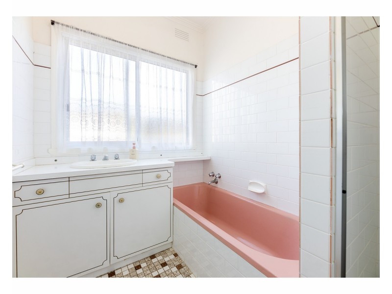 501 Danes Street, Lavington NSW 2641