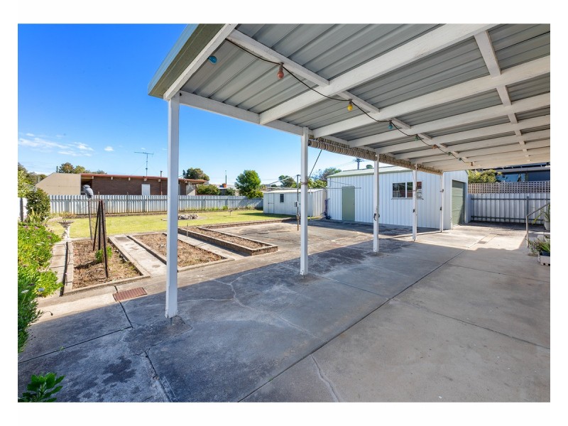 501 Danes Street, Lavington NSW 2641