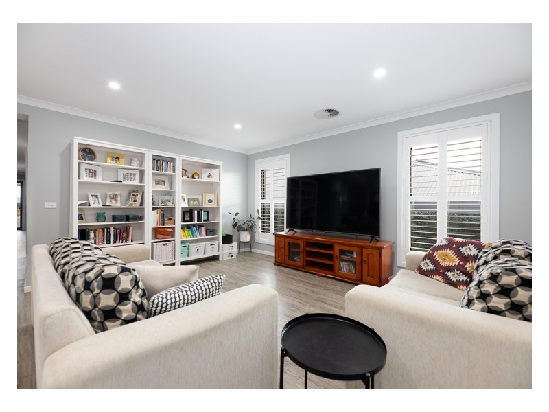 91 Riverboat Drive, Thurgoona NSW 2640