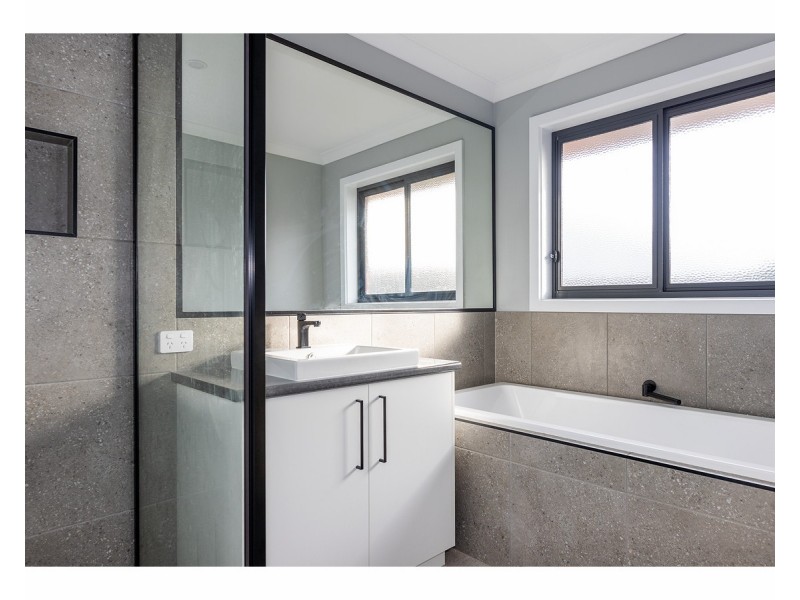 91 Riverboat Drive, Thurgoona NSW 2640