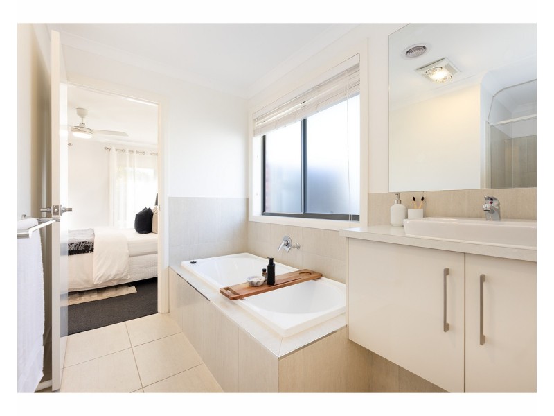 17 Tabletop Court, Thurgoona NSW 2640