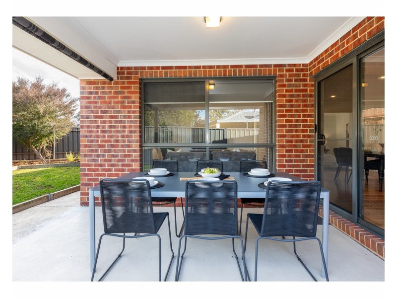 17 Tabletop Court, Thurgoona NSW 2640