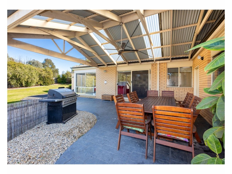 5 Ambrose Crescent, West Wodonga VIC 3690