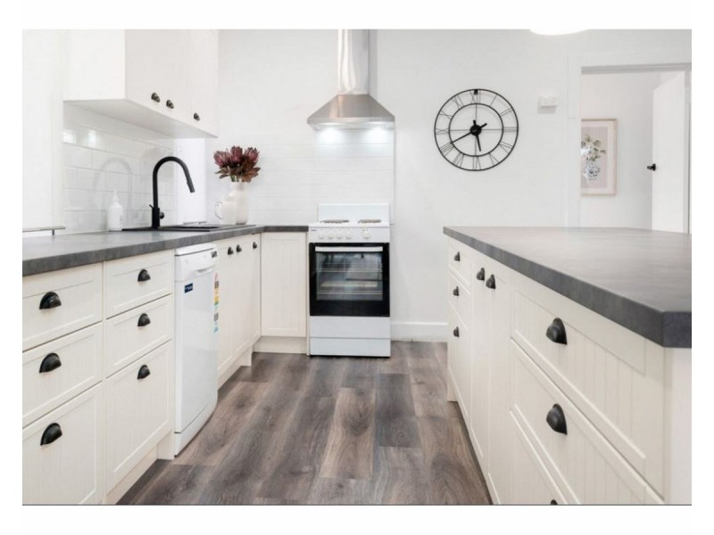 582 Poole Street, Albury NSW 2640