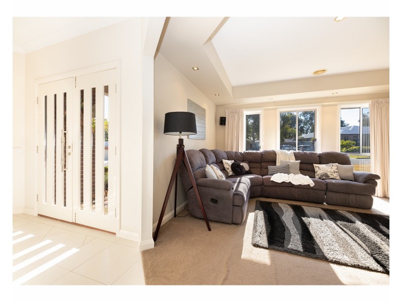 112 Newton Circuit, Thurgoona NSW 2640