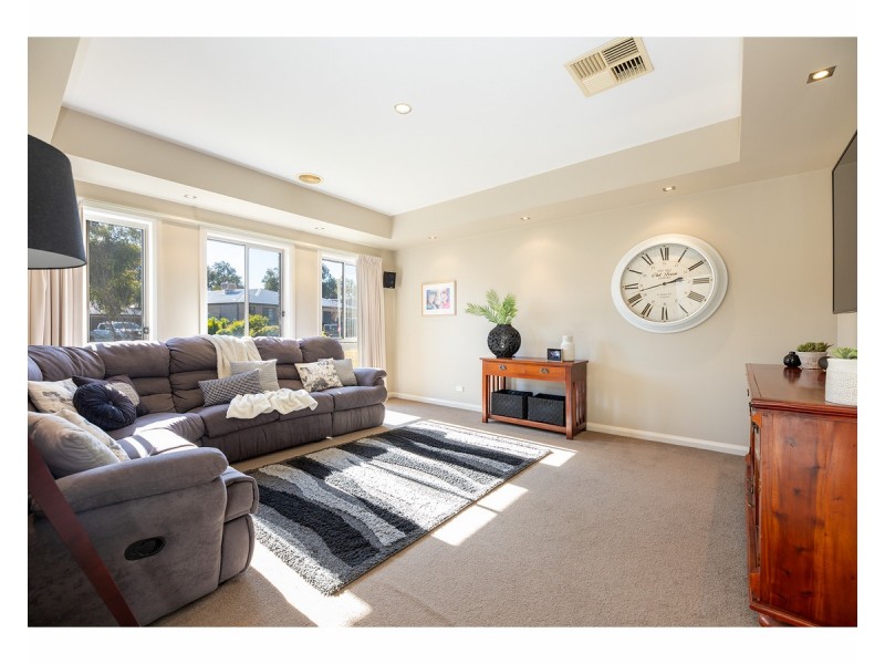 112 Newton Circuit, Thurgoona NSW 2640