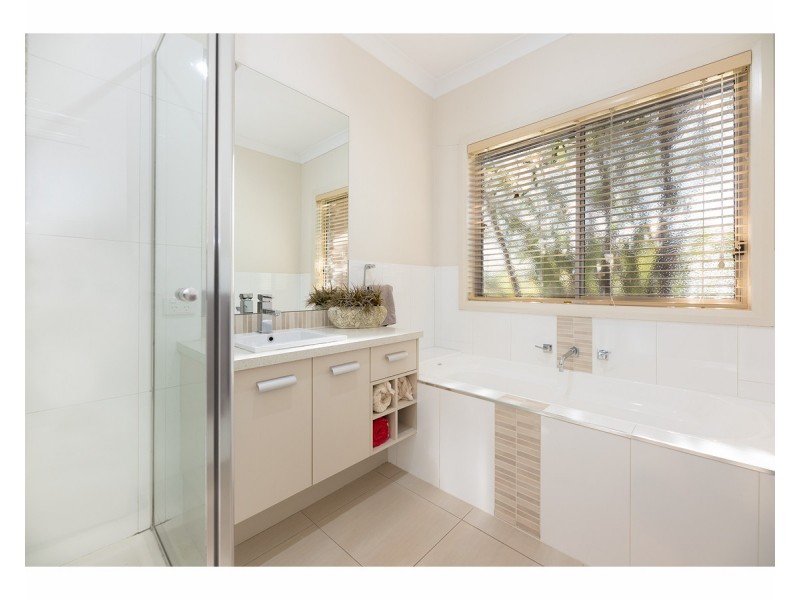 112 Newton Circuit, Thurgoona NSW 2640