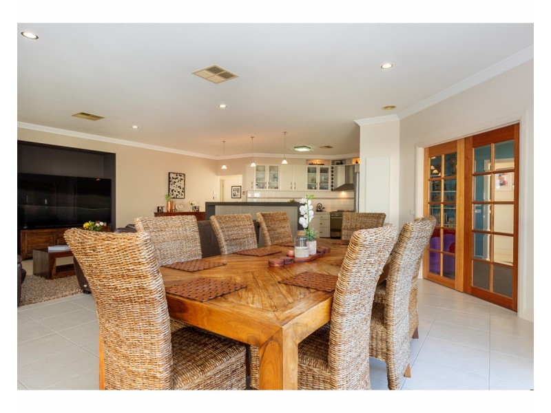 112 Newton Circuit, Thurgoona NSW 2640