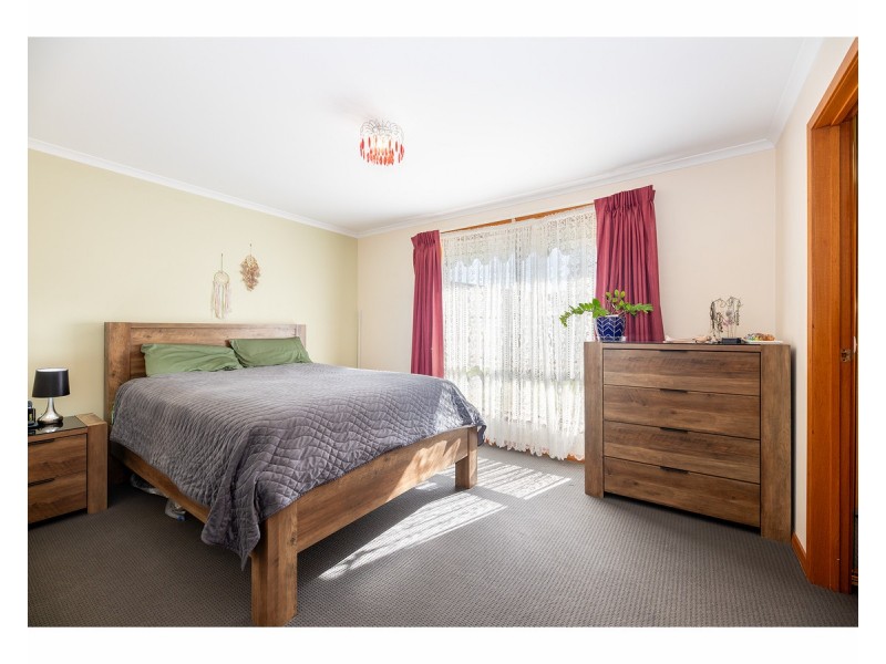 420 Schaefer Street, Lavington NSW 2641