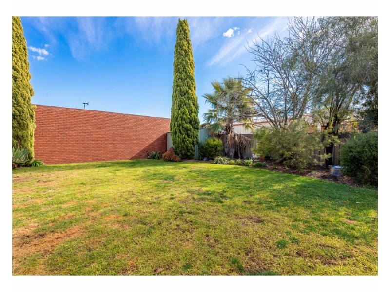 420 Schaefer Street, Lavington NSW 2641