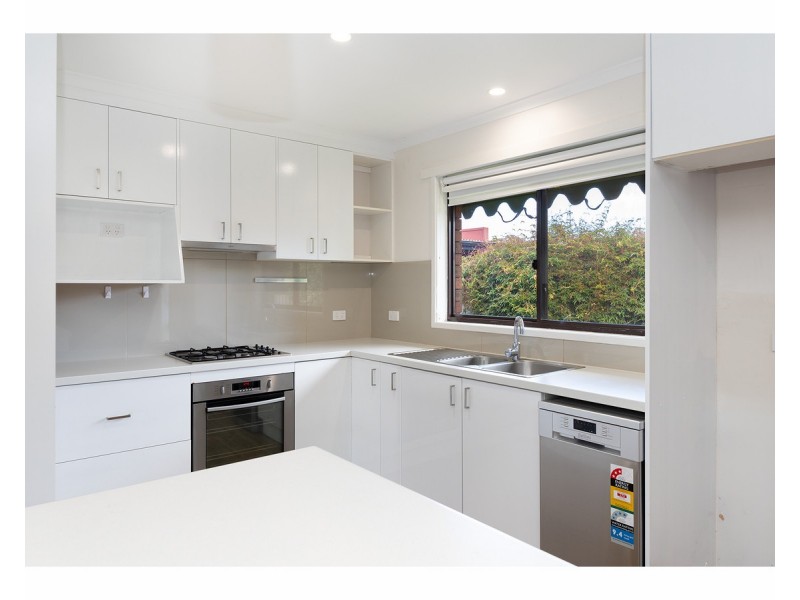 2/23 Wentworth Court, Lavington NSW 2641