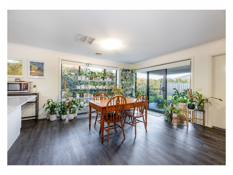 94 & 94a Riverboat Drive, Thurgoona NSW 2640