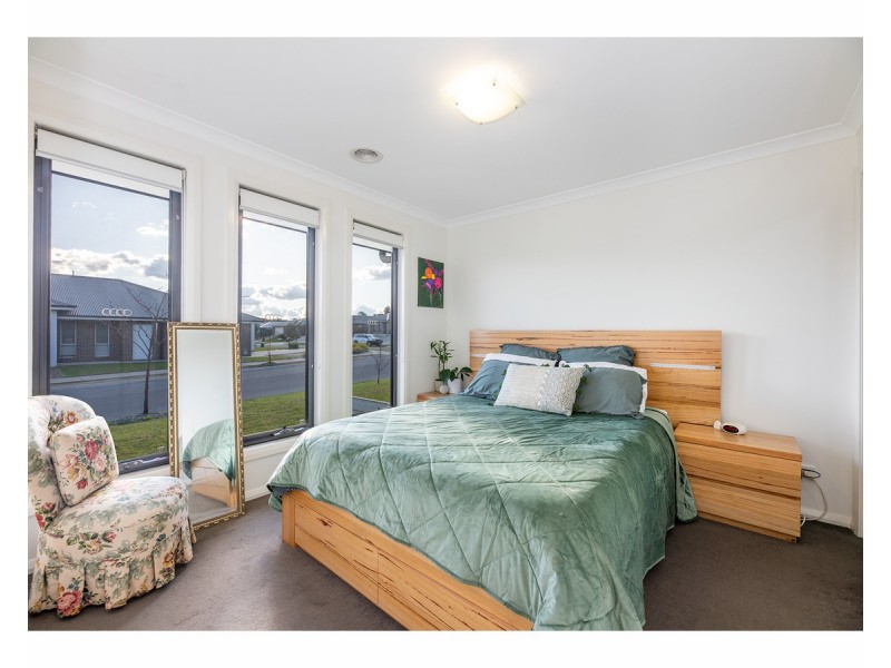 94 & 94a Riverboat Drive, Thurgoona NSW 2640
