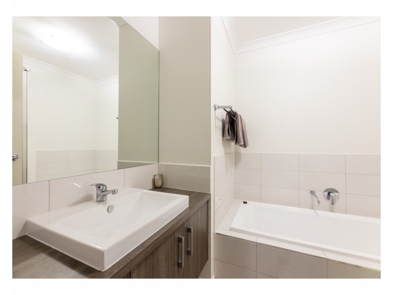 94 & 94a Riverboat Drive, Thurgoona NSW 2640