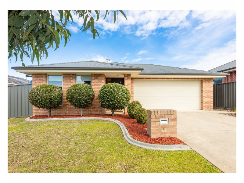 33 Wellington Drive, Thurgoona NSW 2640