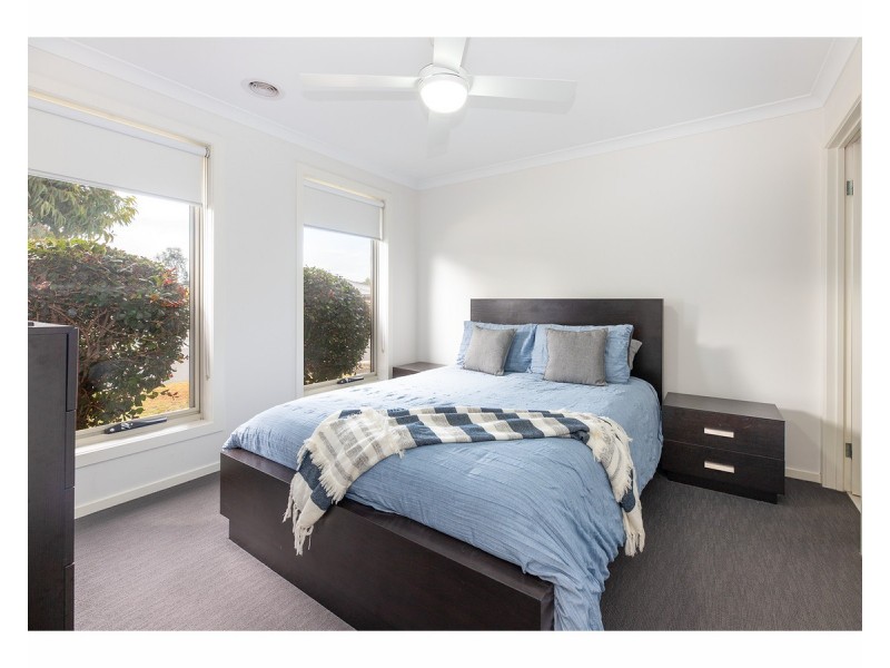 33 Wellington Drive, Thurgoona NSW 2640